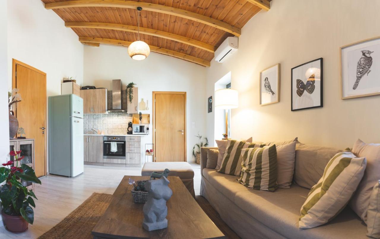 Ampelos Cretan Villa - Private Pool & Heated Ozone Jacuzzi Yerolákkos Екстериор снимка